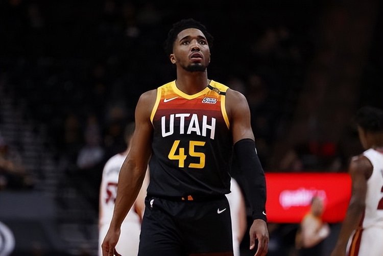 詹姆斯展现 詹姆斯展现